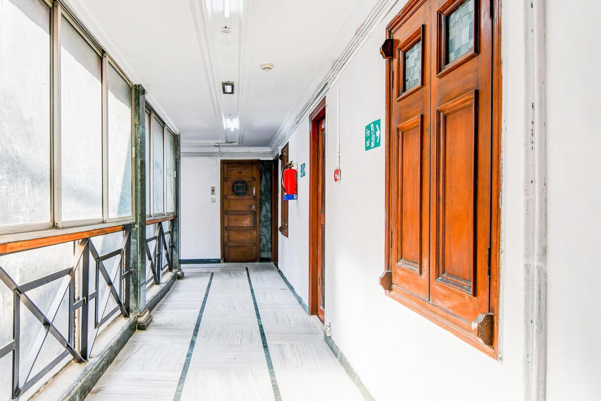 כלכותה Super Hotel O Lenin Sarani מראה חיצוני תמונה