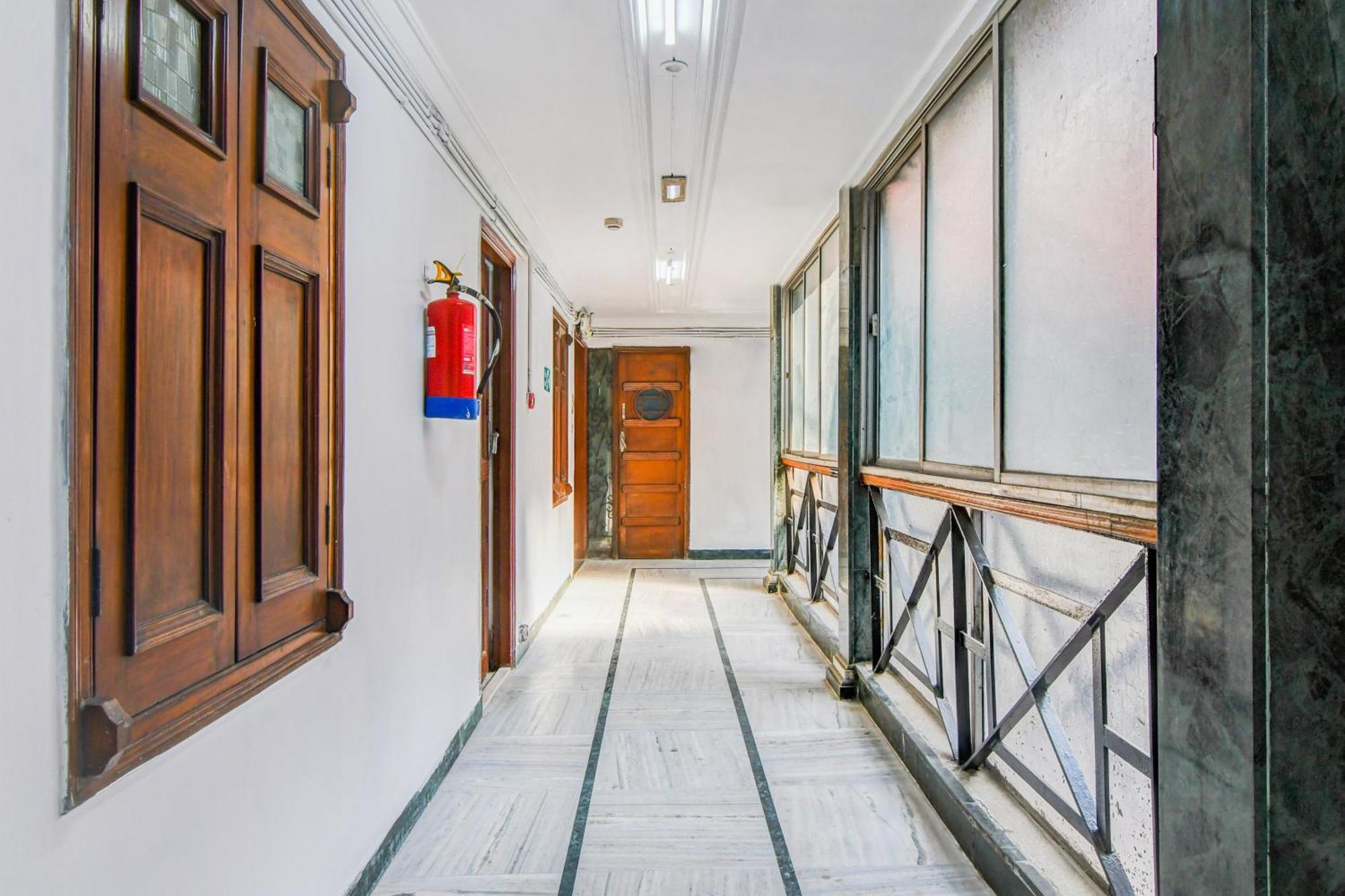 כלכותה Super Hotel O Lenin Sarani מראה חיצוני תמונה